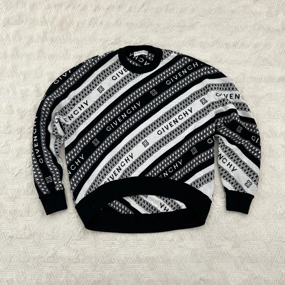 Givenchy graphic chain logo wool crew neck sweater in black and white - Picture 2 of 5